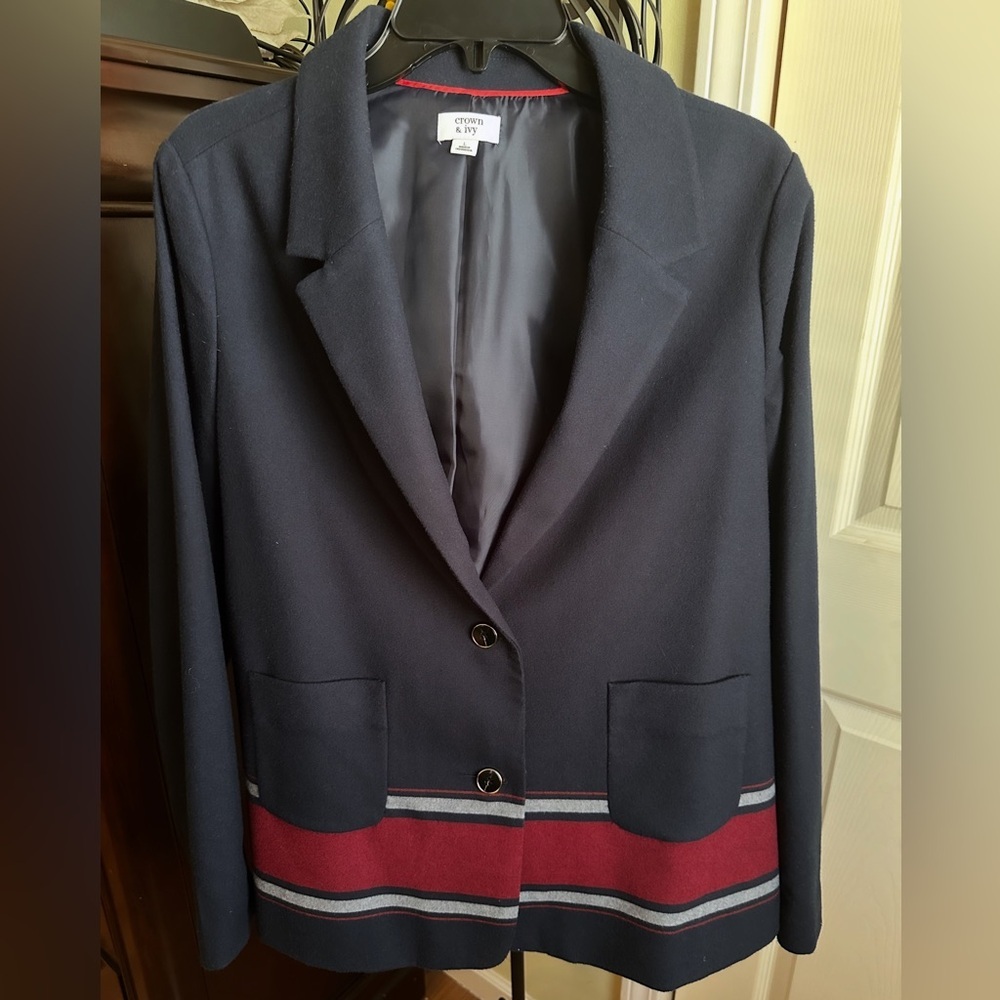 Crown & Ivy Blazer